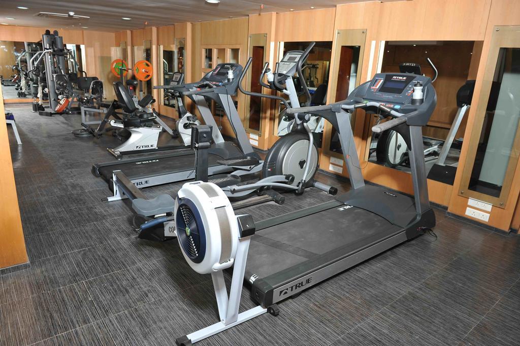 Pattom Royal Hotel Thiruvananthapuram Zewnętrze zdjęcie