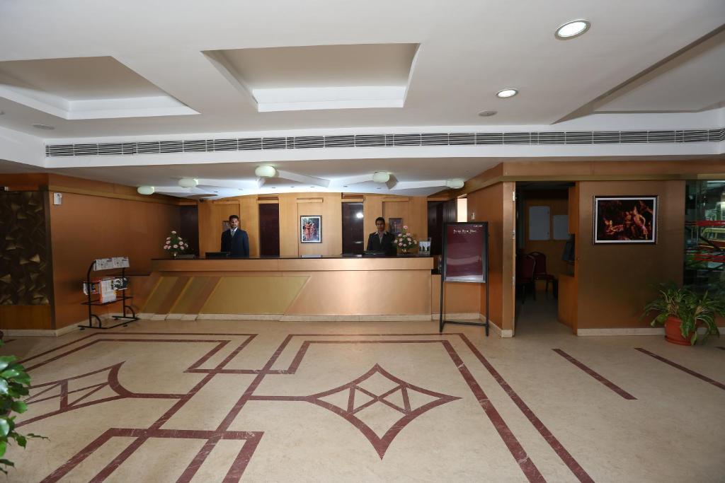Pattom Royal Hotel Thiruvananthapuram Zewnętrze zdjęcie