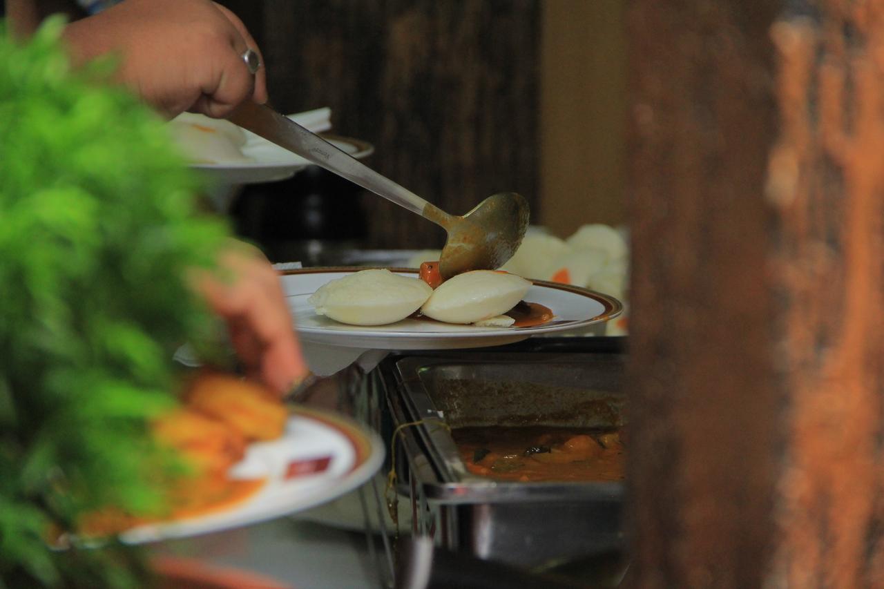 Pattom Royal Hotel Thiruvananthapuram Zewnętrze zdjęcie
