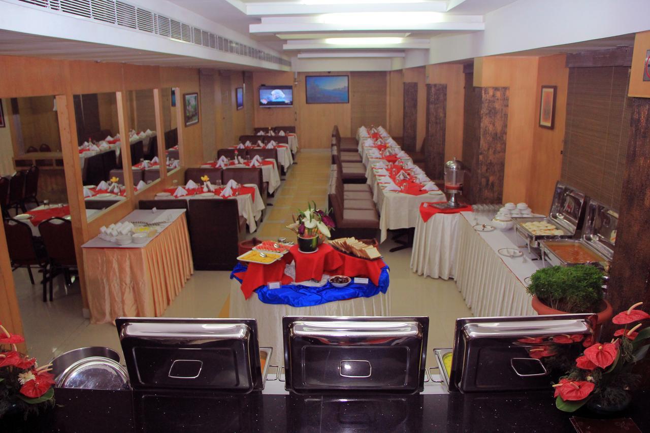 Pattom Royal Hotel Thiruvananthapuram Zewnętrze zdjęcie